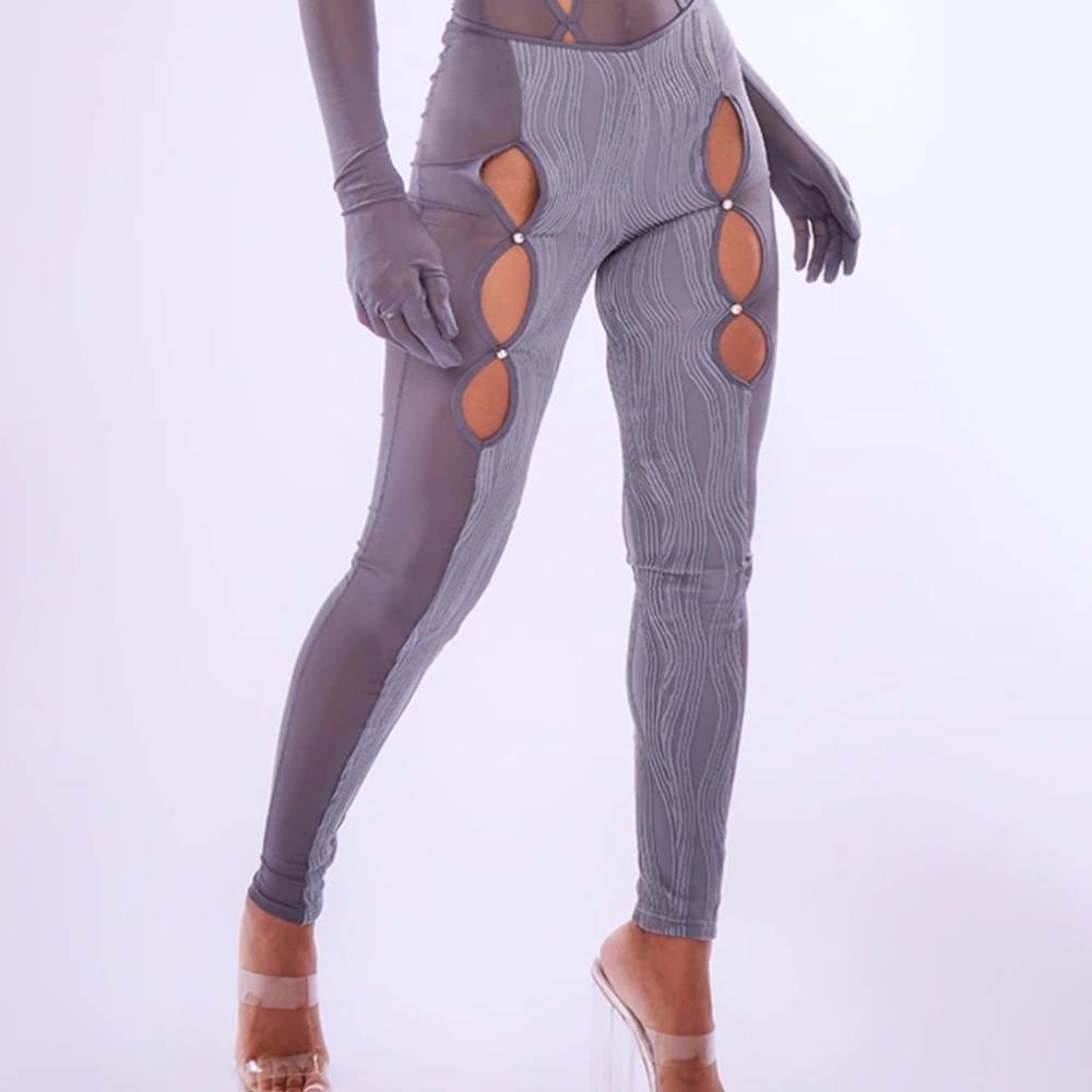 pretty little thing cutout leggings